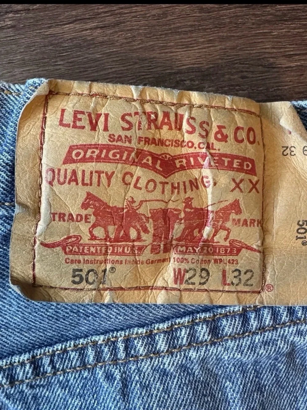 Levi's 501 Original Straight Leg Jeans W28 L31 Medium Wash Blue Cotton (0193)